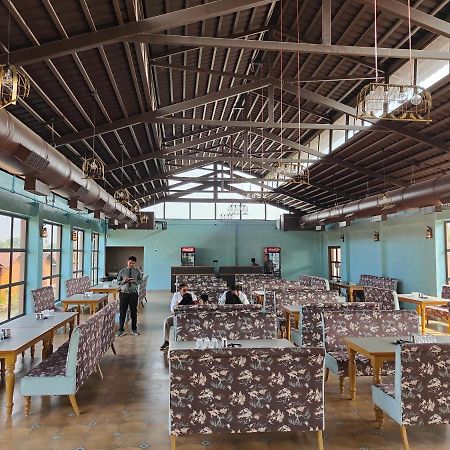 Nirvana Resort And Restaurant Garudeshwar エクステリア 写真