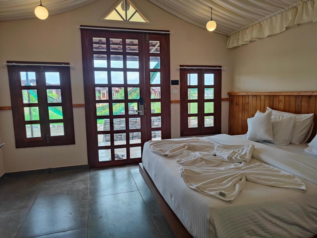 Nirvana Resort And Restaurant Garudeshwar エクステリア 写真