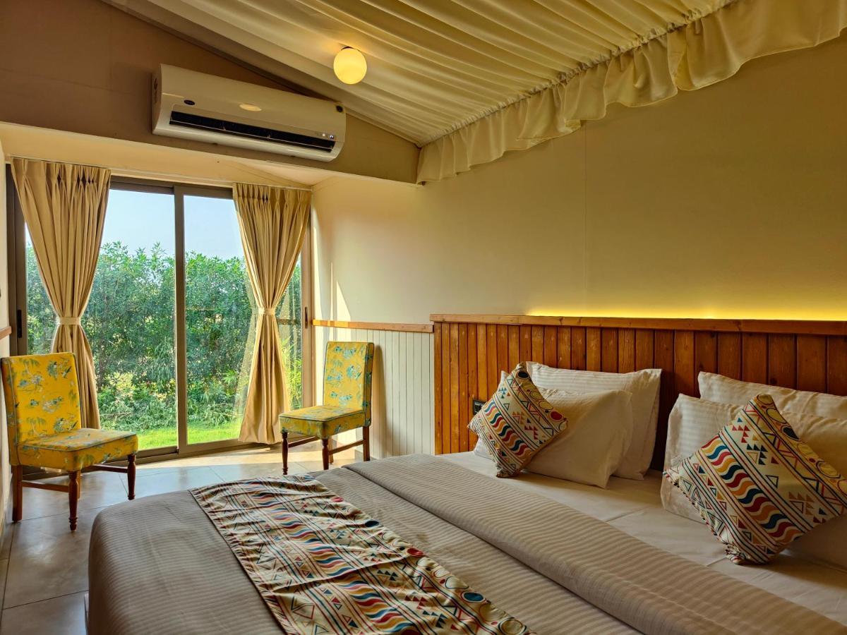 Nirvana Resort And Restaurant Garudeshwar エクステリア 写真