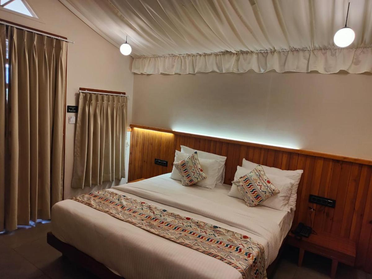Nirvana Resort And Restaurant Garudeshwar エクステリア 写真