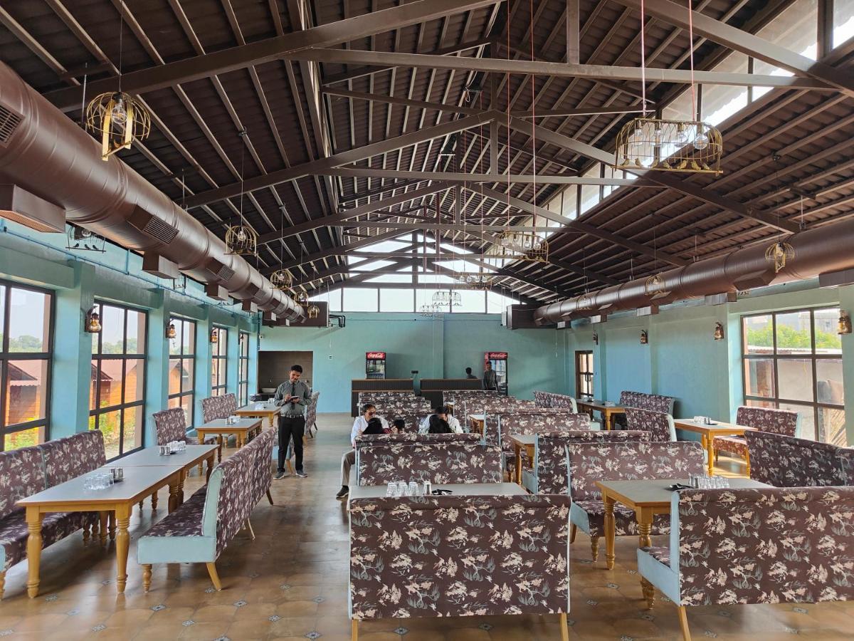 Nirvana Resort And Restaurant Garudeshwar エクステリア 写真